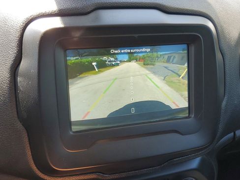 Used 2020 Jeep Renegade Latitude image 29