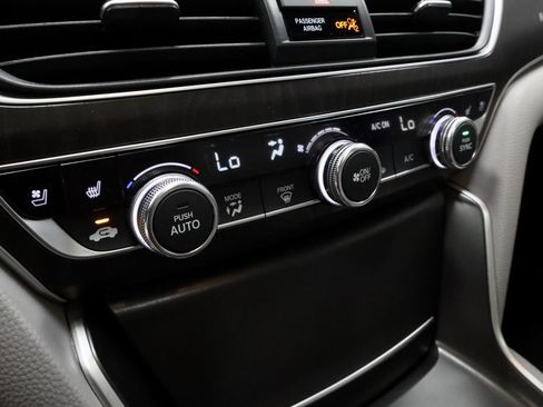Used 2020 Honda Accord Touring image 31