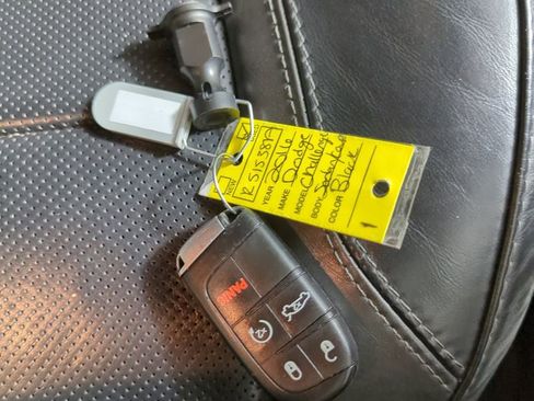 Used 2016 Dodge Challenger SXT Plus image 23