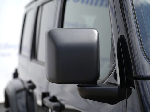 Used 2025 Jeep Wrangler Unlimited Sahara w/ Safety Group AWD/4WD image 9