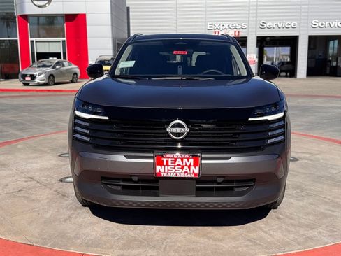 New 2026 Nissan Kicks SV w/ SV Premium Package image 3