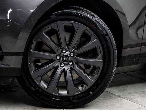 Used 2023 Land Rover Range Rover Velar R-Dynamic S image 3