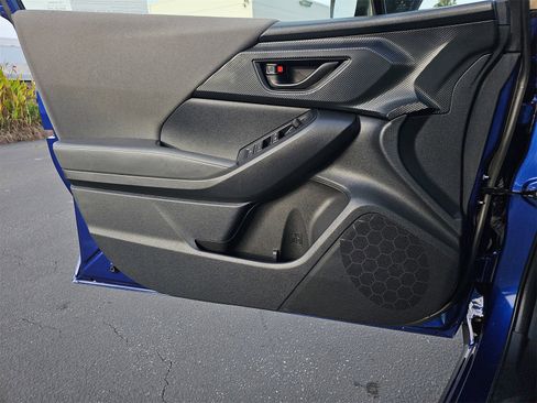 Certified 2025 Subaru Crosstrek 2.0i Premium image 27