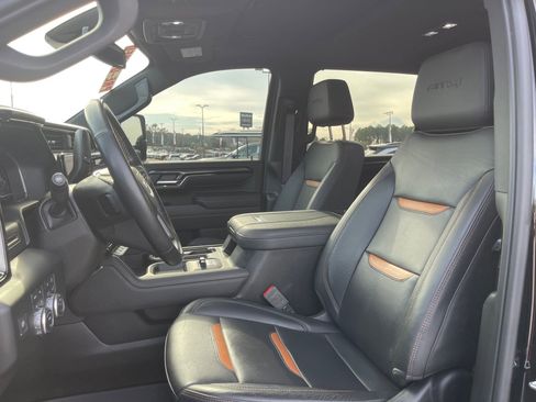 Used 2024 GMC Sierra 2500 AT4 w/ AT4 Preferred Package image 16