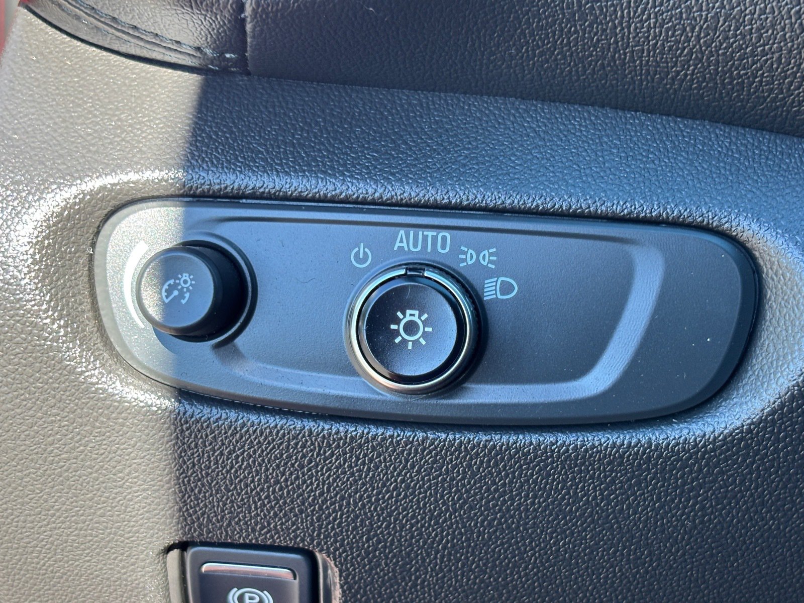 Used 2019 Chevrolet Blazer LT FWD image 26