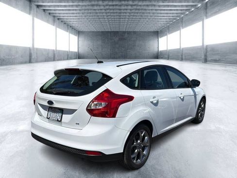 Used 2014 Ford Focus SE w/ Equipment Group 201A FWD image 3