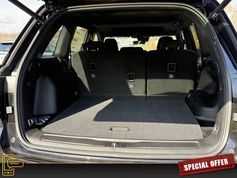 New 2025 Jeep Grand Cherokee Laredo X w/ Luxury Tech Group I image 18