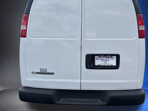 Certified 2019 Chevrolet Express 2500 w/ Driver Convenience Package RWD image 4