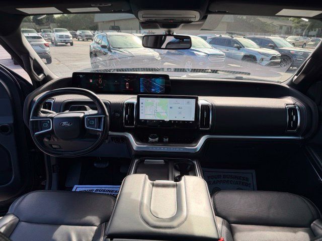Used 2025 Ford Expedition Platinum w/ Stealth Performance Package AWD/4WD image 2