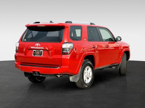 Used 2024 Toyota 4Runner SR5 image 4