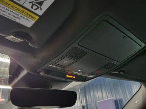 Used 2020 Land Rover Range Rover Evoque SE image 39