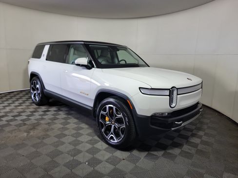 Used 2024 Rivian R1S Adventure AWD/4WD image 7