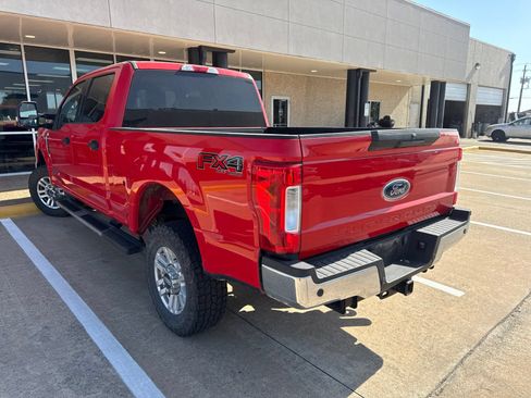 Used 2017 Ford F250 XLT w/ XLT Value Package AWD/4WD image 5