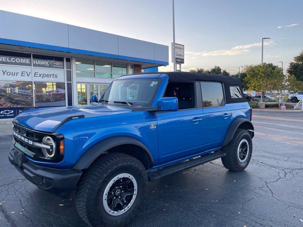 Used 2023 Ford Bronco Outer Banks w/ Sasquatch Package AWD/4WD image 1