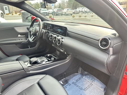 Used 2020 Mercedes-Benz CLA 250 4MATIC image 33