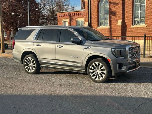 Used 2021 GMC Yukon Denali w/ Denali Premium Package image 2
