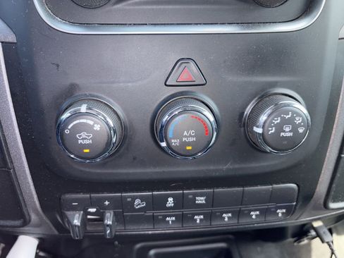 Used 2018 RAM 2500 Tradesman w/ Chrome Appearance Group AWD/4WD image 15