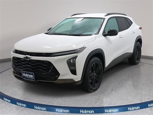 Used 2025 Chevrolet Trax ACTIV w/ Driver Confidence Package image 1