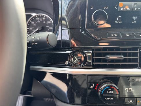 Used 2025 Nissan Pathfinder SL w/ Cargo Package image 31