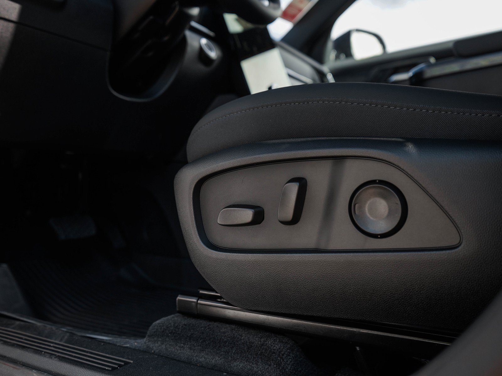 New 2027 GMC Terrain AT4 w/ Convenience Package III AWD/4WD image 18