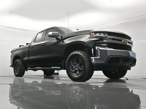 Used 2020 Chevrolet Silverado 1500 LT w/ Trailering Package AWD/4WD image 38