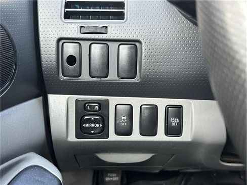 Used 2015 Toyota Tacoma 4x4 Access Cab V6 w/ Convenience Package image 25