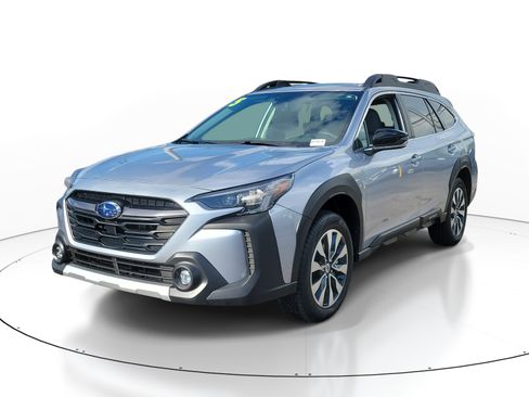 Certified 2025 Subaru Outback Limited AWD/4WD image 3