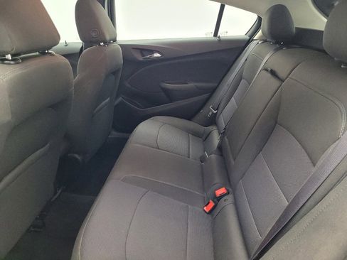 Used 2017 Chevrolet Cruze LT image 18