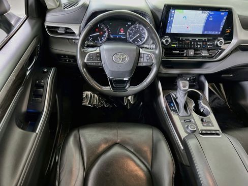 Used 2021 Toyota Highlander Platinum AWD/4WD image 23