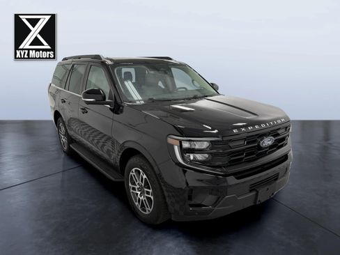 Used 2025 Ford Expedition Active AWD/4WD image 7