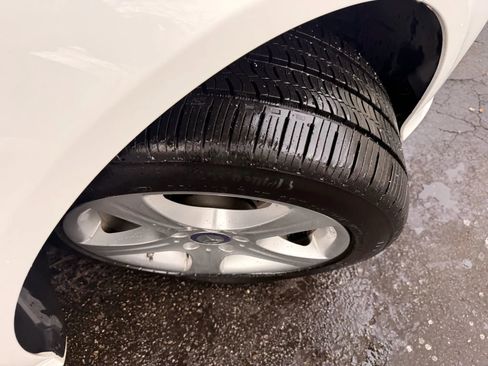 Used 2014 Mercedes-Benz E 350 4MATIC Sedan image 48