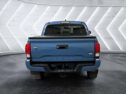 Used 2019 Toyota Tacoma TRD Sport image 5