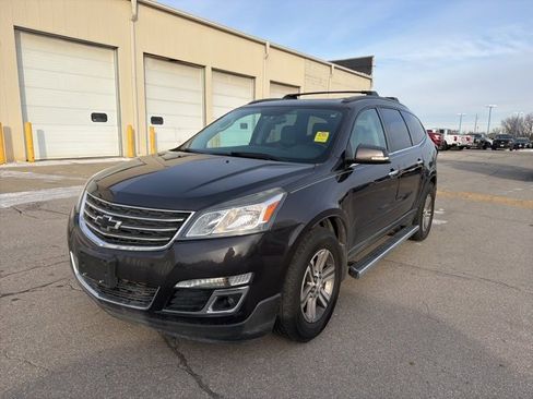 Used 2016 Chevrolet Traverse LT image 8