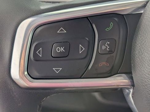 Used 2025 Jeep Wrangler Unlimited Sahara image 14