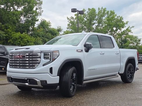 New 2026 GMC Sierra 1500 Denali w/ Denali Reserve Package AWD/4WD image 13
