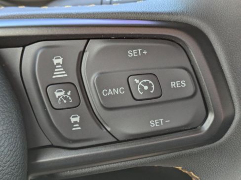 Used 2024 Jeep Wrangler Sport S image 24