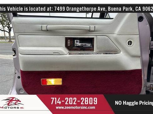 Used 1992 Lincoln Town Car Signature image 47