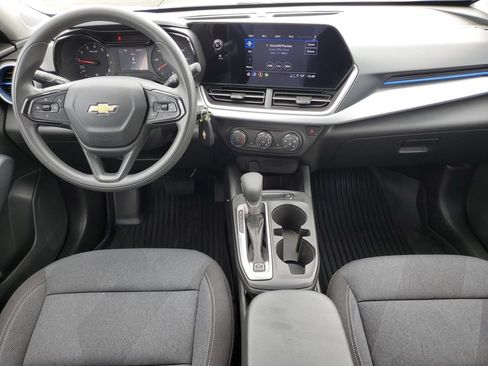 Used 2024 Chevrolet Trax LS w/ LS Convenience Package FWD image 24