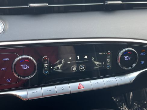 Used 2025 Genesis GV70 3.5T Sport w/ Sport Advanced Package image 7