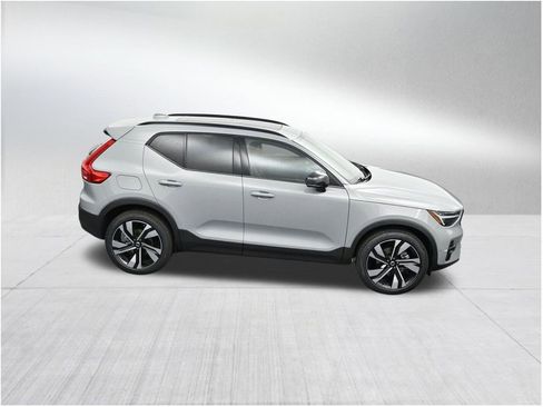 New 2026 Volvo XC40 B5 Ultra AWD/4WD image 18