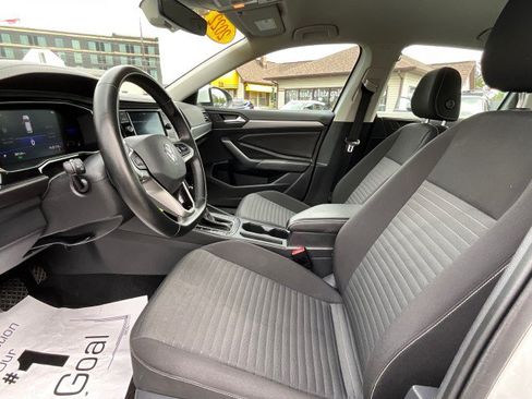 Used 2022 Volkswagen Jetta S FWD image 23