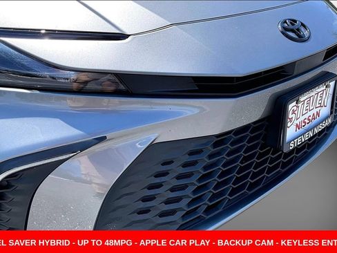 Used 2025 Toyota Camry SE FWD image 31