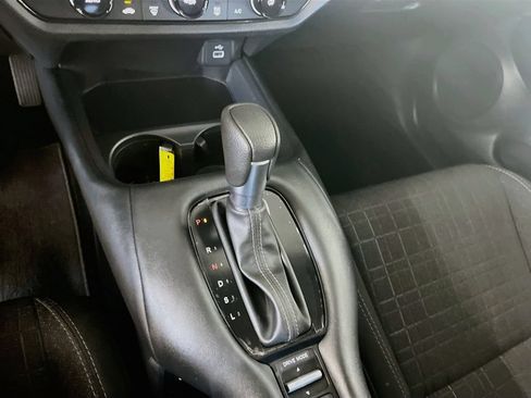 Used 2025 Honda HR-V LX image 16