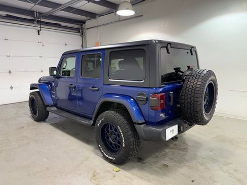 Used 2018 Jeep Wrangler Unlimited Sahara w/ Safety Group AWD/4WD image 5