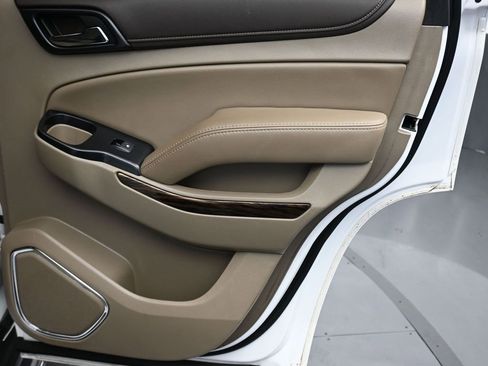 Used 2019 GMC Yukon SLT image 32