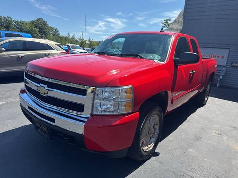 Used 2010 Chevrolet Silverado 1500 LT w/ Power Pack Plus AWD/4WD image 3