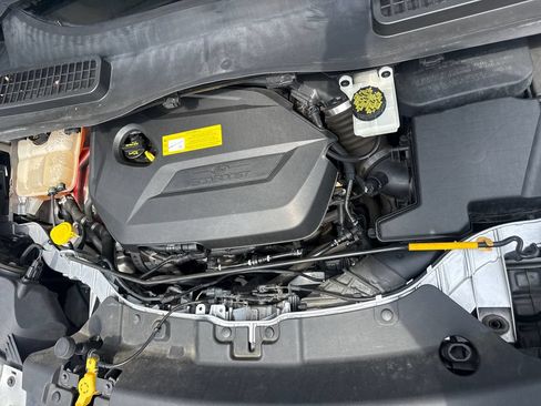 Used 2015 Ford Escape SE w/ Equipment Group 201A FWD image 35