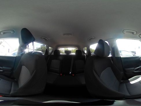 Used 2025 Kia Soul LX w/ LX Technology Package FWD image 40