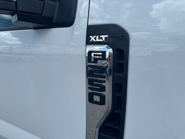 Used 2024 Ford F250 XLT w/ FX4 Off-Road Package AWD/4WD image 4