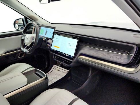 Used 2024 Rivian R1S Adventure AWD/4WD image 27
